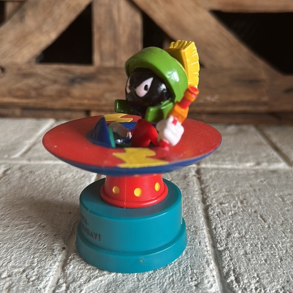 Marvin the Martian Figure Looney Tunes Birthday Cake Topper - Picture 4 of 7